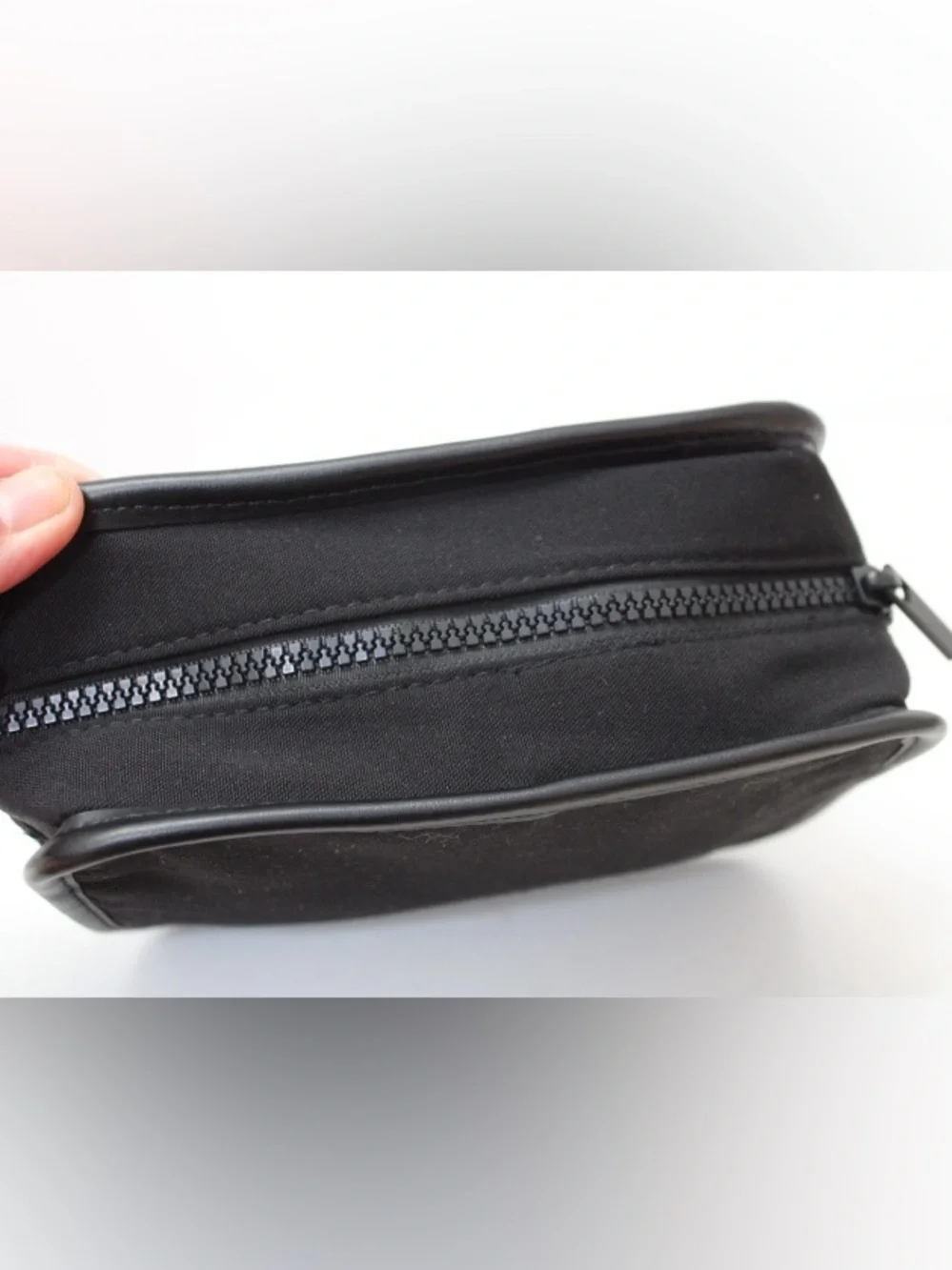 Yves Saint Laurent parfums Make Up Bag